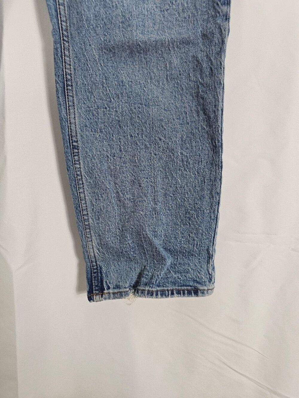 Abercrombie and Fitch The 90's Straight Ultra High Rise Jeans in Medium Wash - Picture 5 of 8